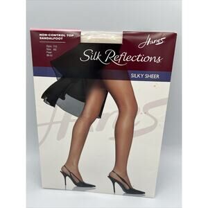 Hanes Silk Reflections Pantyhose 715 Pearl AB Non Control Sandalfoot